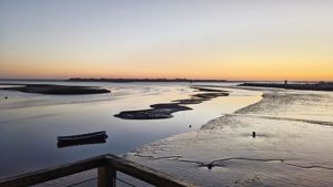 WATERSIDE MARINA- click for photo gallery